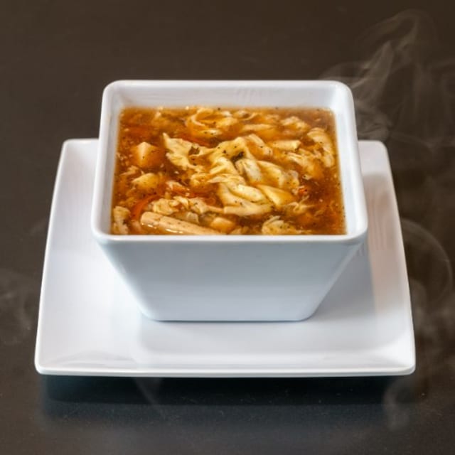 (16oz) Hot and Sour Soup.